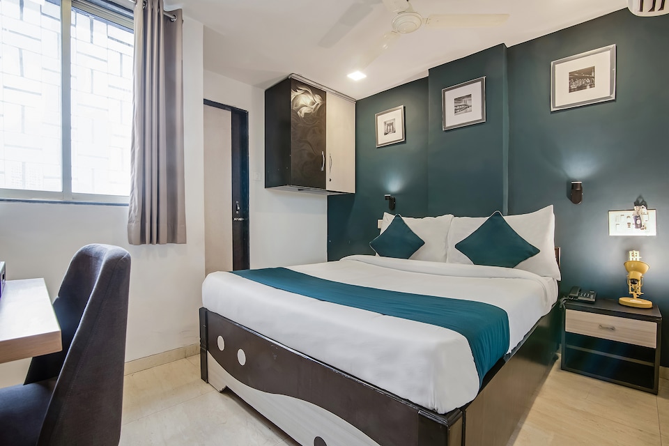 SilverKey Executive Stays 39316 Nirsukh Palace, Mumbai Panvel-CBD, Mumbai