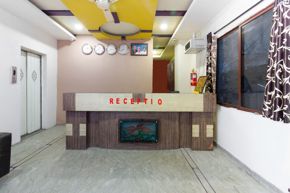 OYO 39319 Sri Krishna Grand, Secunderabad Railway Station, हैदराबाद