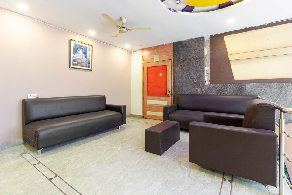 OYO 39319 Sri Krishna Grand, Secunderabad Railway Station, हैदराबाद