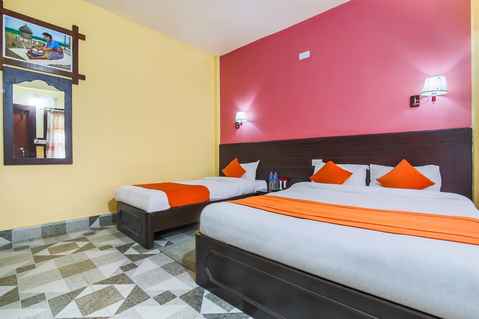 OYO 379 Holiday Resort, Sauraha, Chitwan