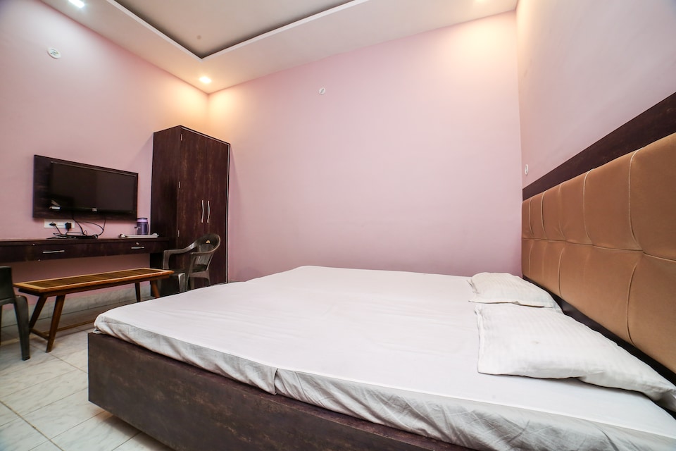 SPOT ON 39336 Ashirvad Gh, Sarnath Varanasi, Varanasi