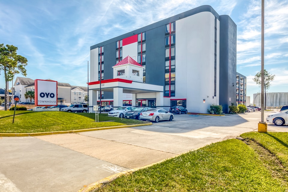 OYO Townhouse Houston George Bush Intercontinental, C77060, Houston