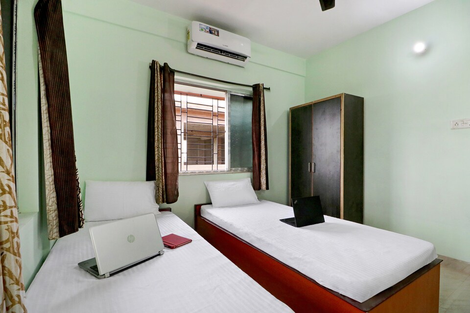 OYO LIFE KOL1057 Newtown, Rajarhat Kolkata, Kolkata