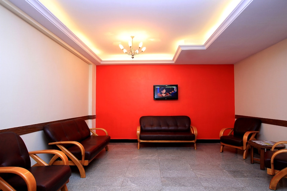 OYO 3722 Hotel StayEasy Majestic, Majestic Bangalore, Bangalore