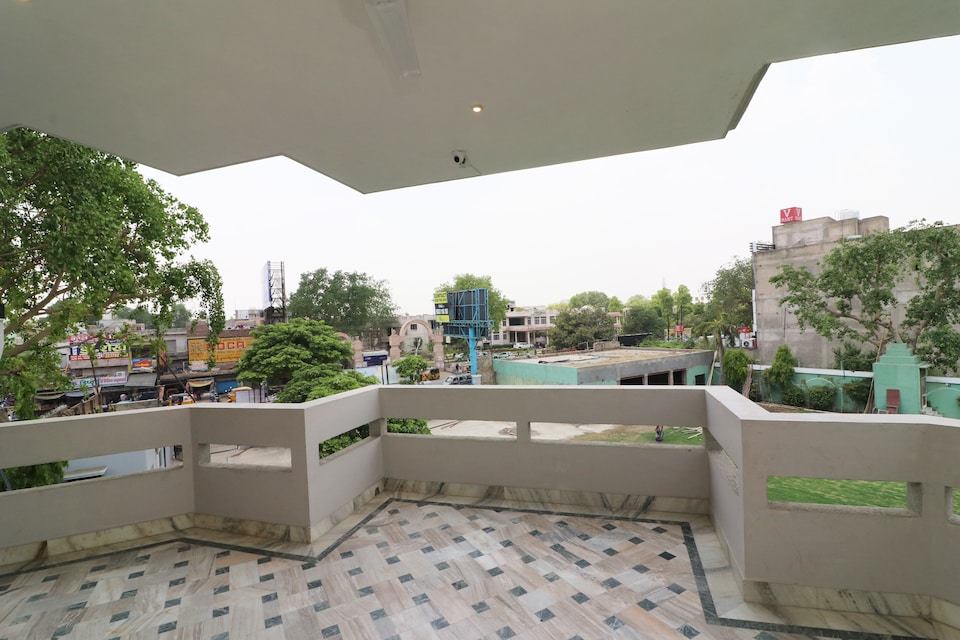 OYO 39362 Shree Krishna Greens, Manoharpura Mathura, Mathura