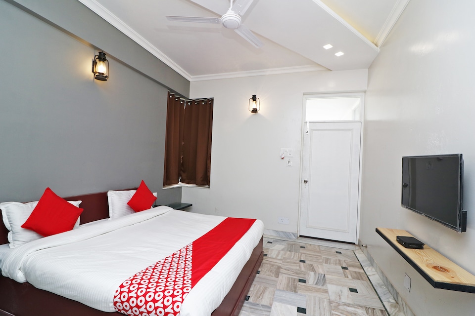 OYO 39362 Shree Krishna Greens, Manoharpura Mathura, Mathura