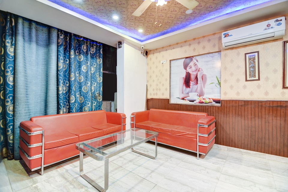 Capital O Hotel Royal Palace, Sultanpur, Sultanpur