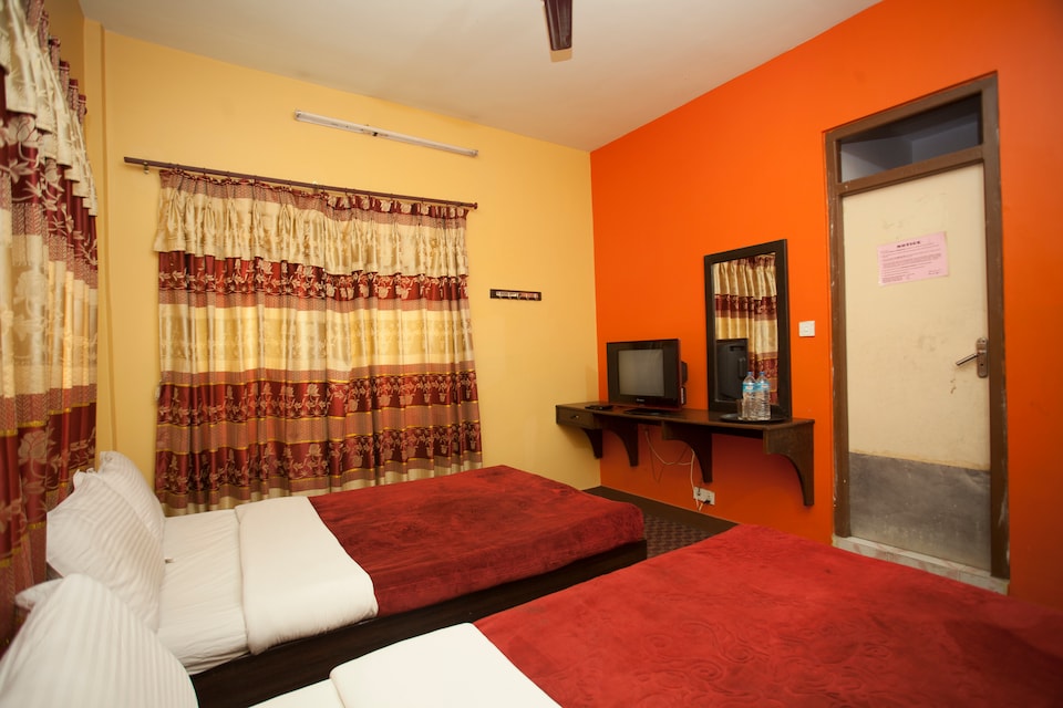 SPOT ON 380 Hotel Pashupati Plaza, Gaushala Kathmandu, Kathmandu