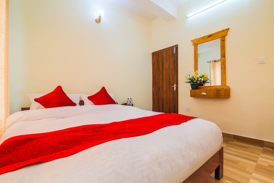 OYO 382 Hotel Dela Mount, Pokhara, Pokhara