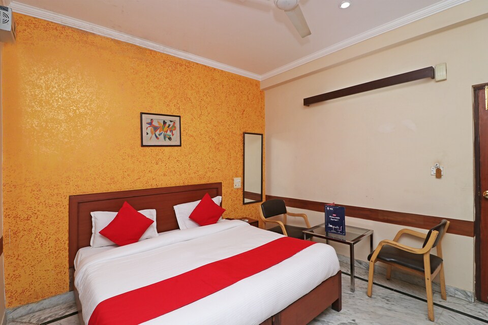 OYO 3725 near Kaulagarh Road, Chakrata Road Dehradun, Dehradun