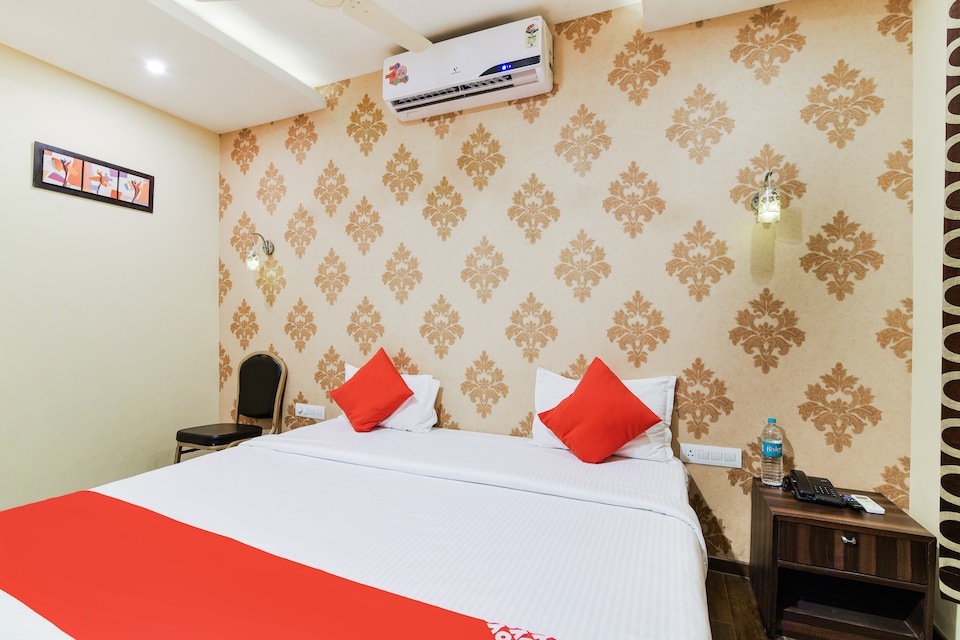 OYO 39434 Sri Balaji International, Vellore, Vellore