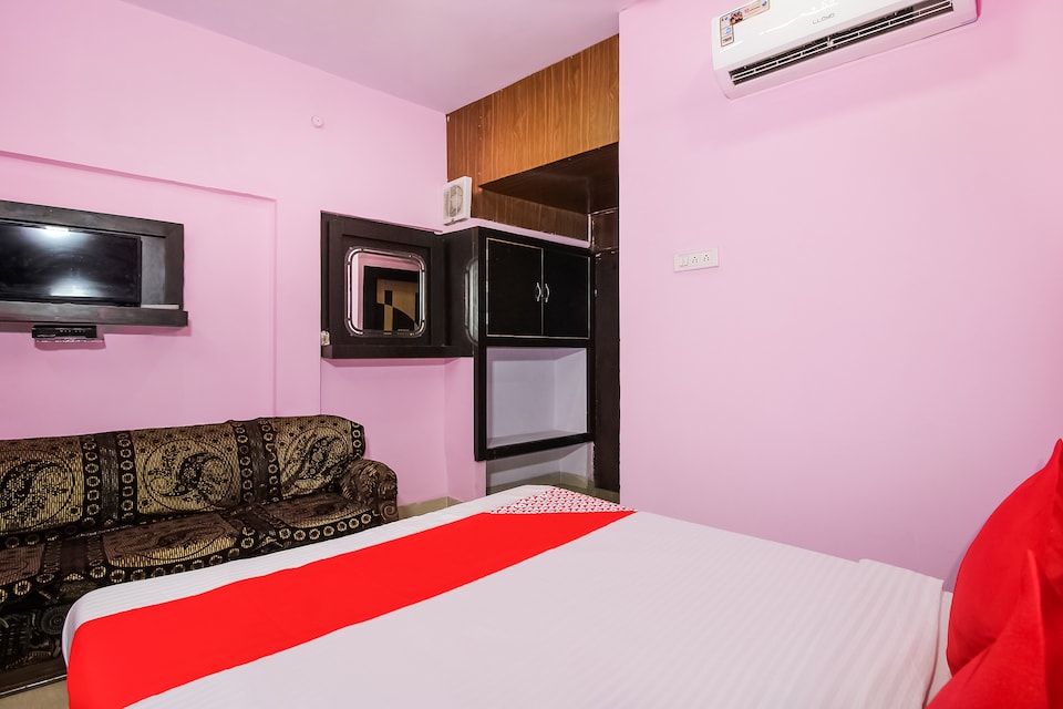 OYO 39444 Shree Kashi Guest House, Godowlia, Varanasi