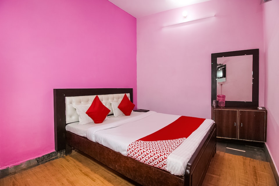 OYO 39444 Shree Kashi Guest House, Godowlia, Varanasi