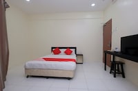 OYO 1104 Q Hotel