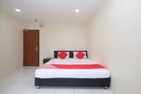 OYO 1104 Q Hotel