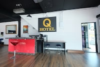 OYO 1104 Q Hotel