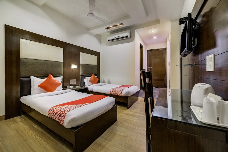 OYO 644 Hotel Haris Court, Cyber City, Gurgaon