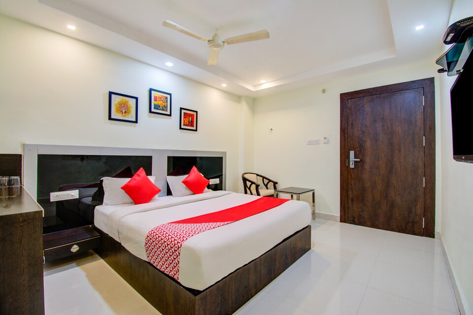 OYO 39472 HOTEL RAMG, Governorpet Vijayawada, Vijayawada
