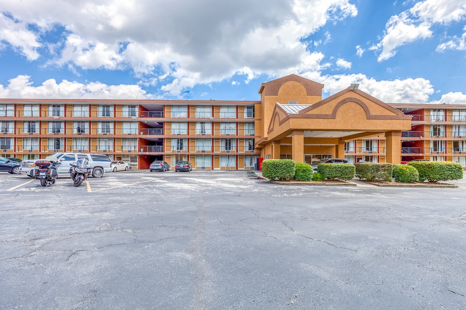 OYO Hotel Atlanta Airport Southeast, C30274, Forest Park GA