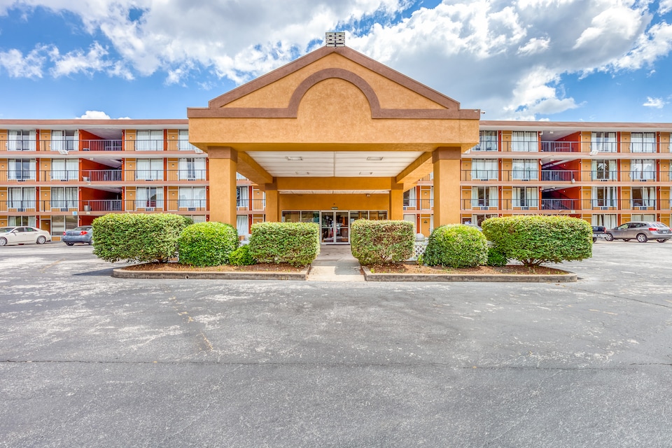 OYO Hotel Atlanta Airport Southeast, C30274, Forest Park GA