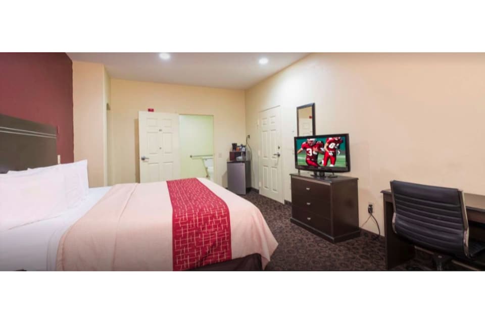 OYO Hotel LSU, C70767, Port Allen LA
