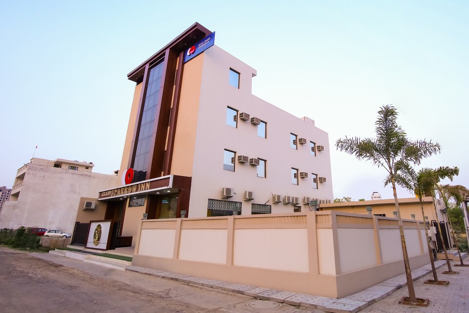 Capital O 39491 Hotel Grand Sparrow Inn, Fatehabad Road, Agra