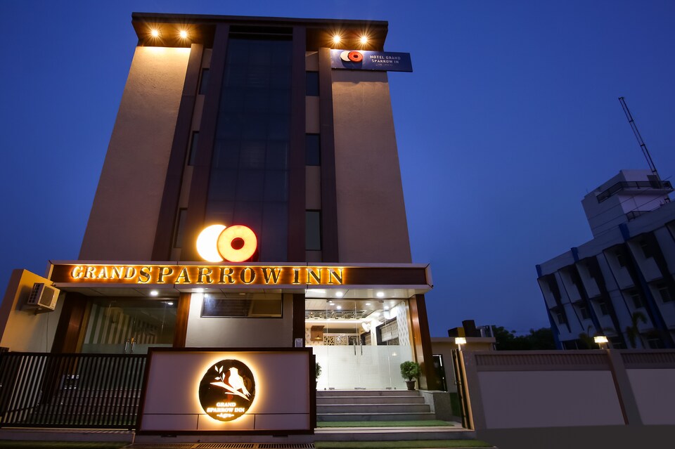 Capital O 39491 Hotel Grand Sparrow Inn, Fatehabad Road, Agra