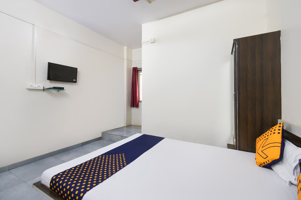 SPOT ON 39492 Hotel Jayesh, Ranjangaon, Ranjangaon