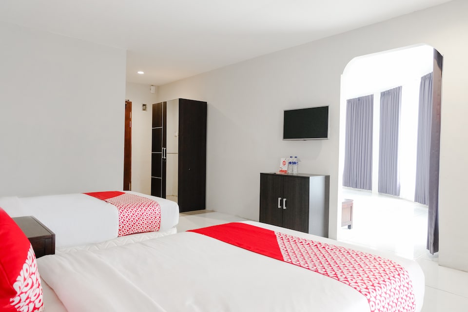 Capital O 892 Grand Pujon View Hotel And Resort, Batu, Batu