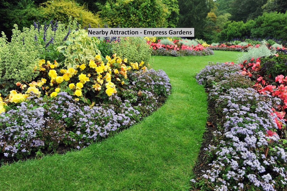 OYO Home Luxe 39502 Elite Stay Near Seasons Mall, Kharadi Pune, Pune