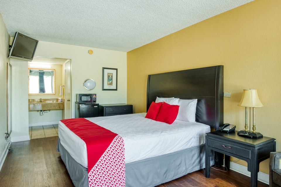 OYO Hotel Orlando Florida Mall, C32809, Orlando FL