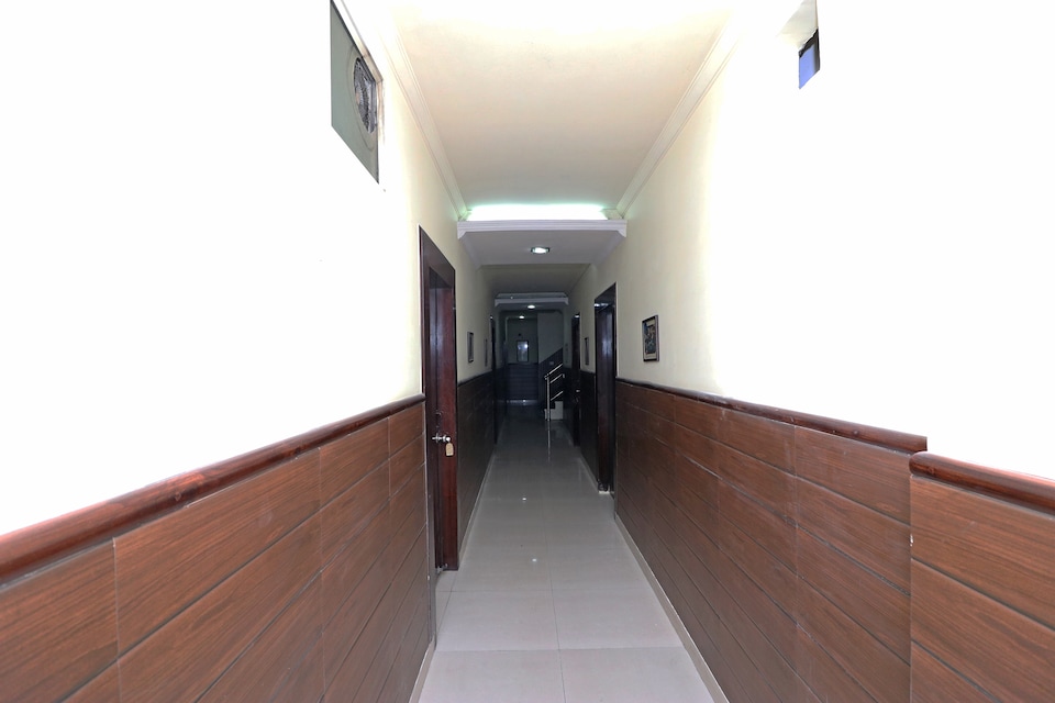 OYO 3735 Hotel Chilana Tower, Rudrapur, Rudrapur