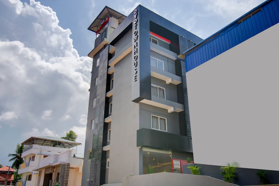 OYO Townhouse 140 Thampanoor Railway Station, Thampanoor Trivandrum, Trivandrum