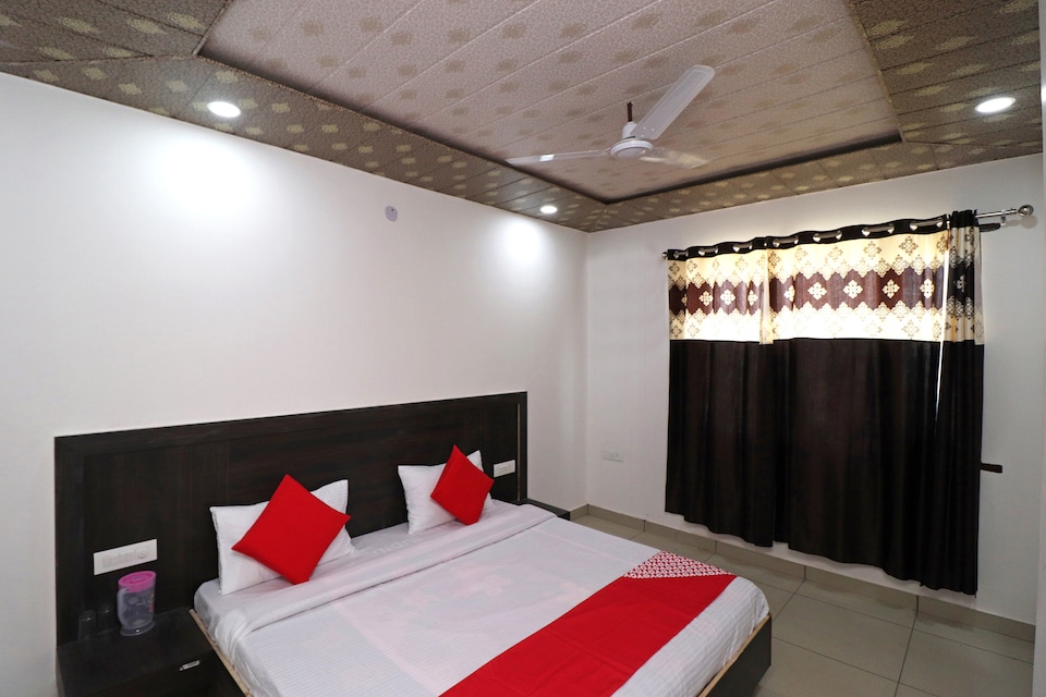 OYO 39524 Mahavir Regency, Katra, Katra