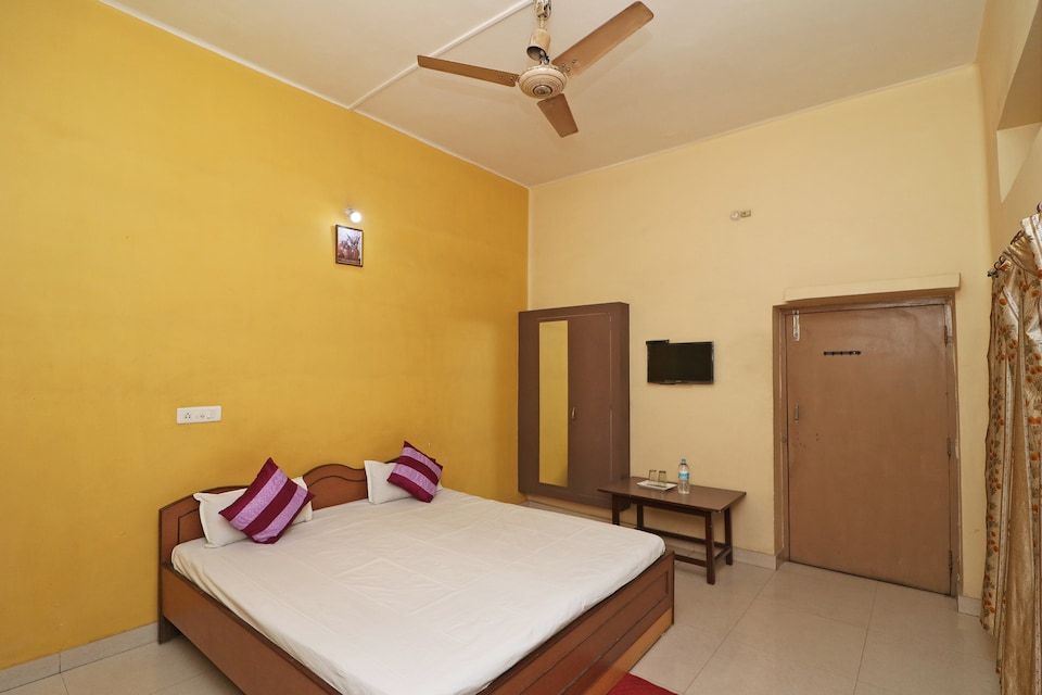 SPOT ON 39527 Hotel Saraogi, Gaya, Gaya