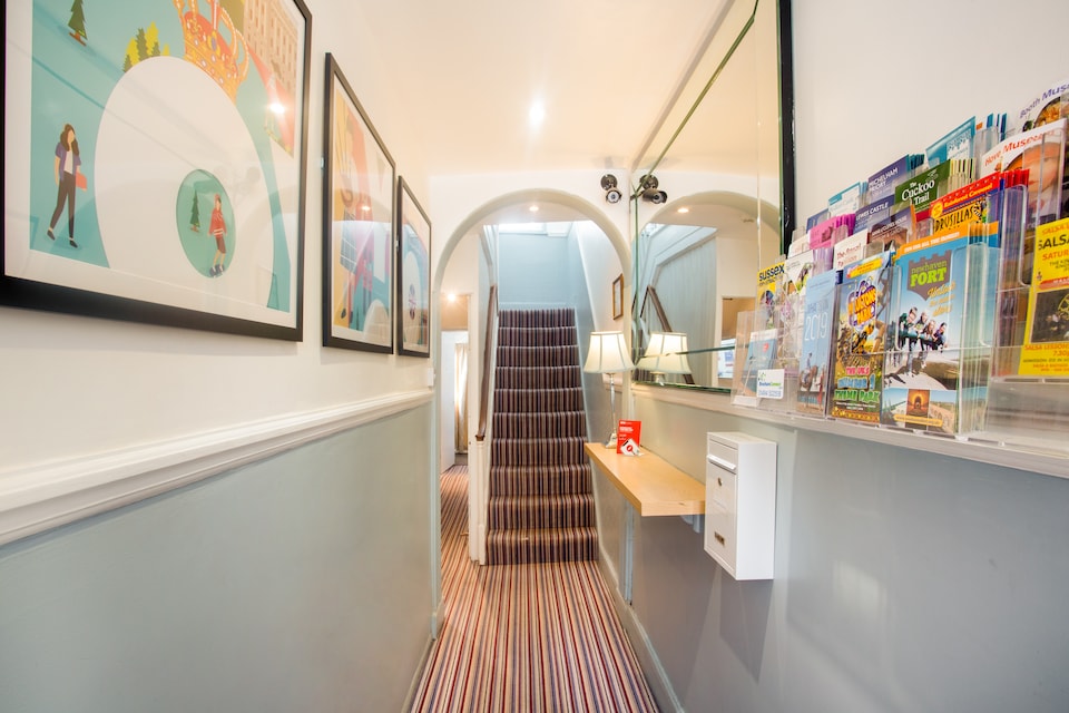 OYO Lifestyle Hotel Sea Breeze, Brighton, Brighton