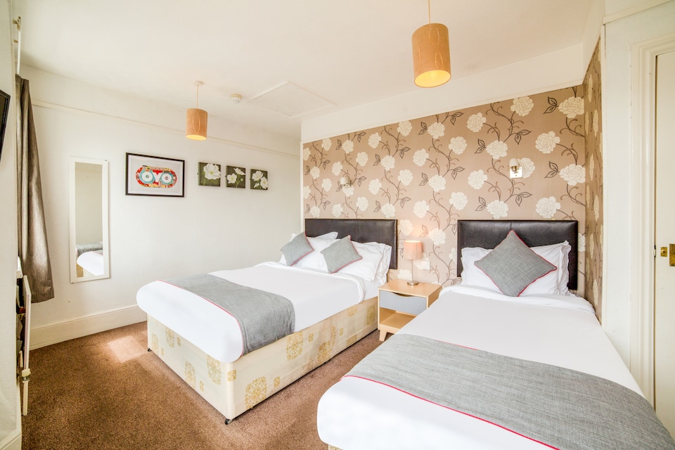 OYO Russell Guest House, Brighton, Brighton