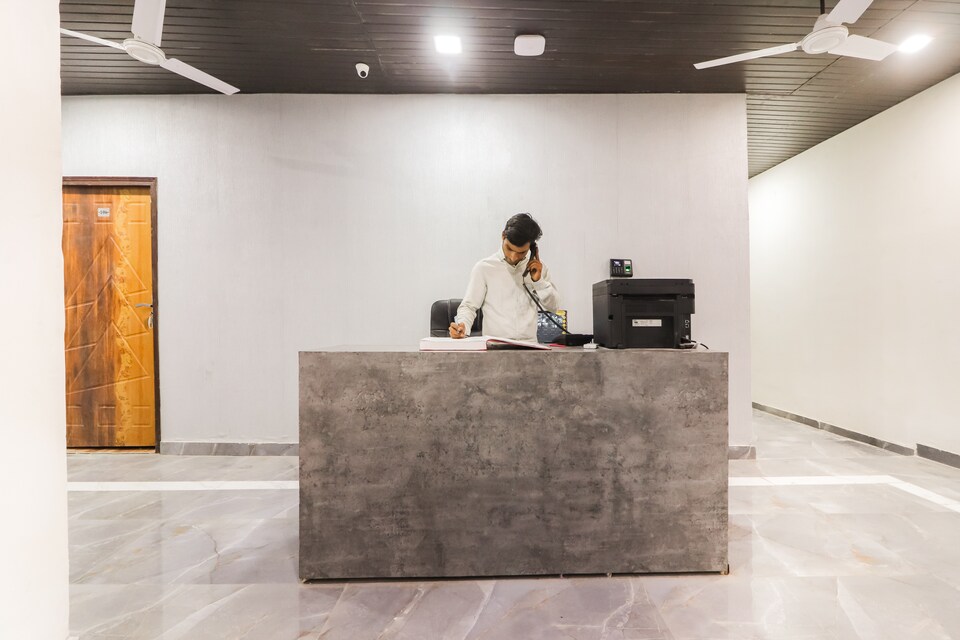 Flagship 39541 Haiderpur, Pitampura - Rohini Delhi, Delhi