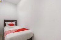 OYO 907 Wisma Cakung