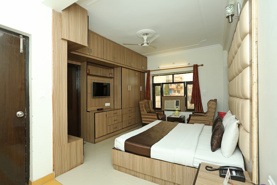 OYO 8785 Hotel Queen's Pearl, Dehradun ISBT, Dehradun