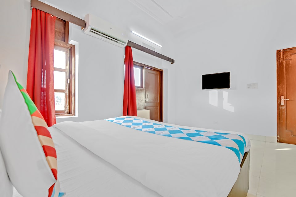 OYO Home 39557 Luxurious Stay East Of Kailash, Greater Kailash Delhi, Delhi