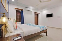 OYO Home 39557 Luxurious Stay East Of Kailash