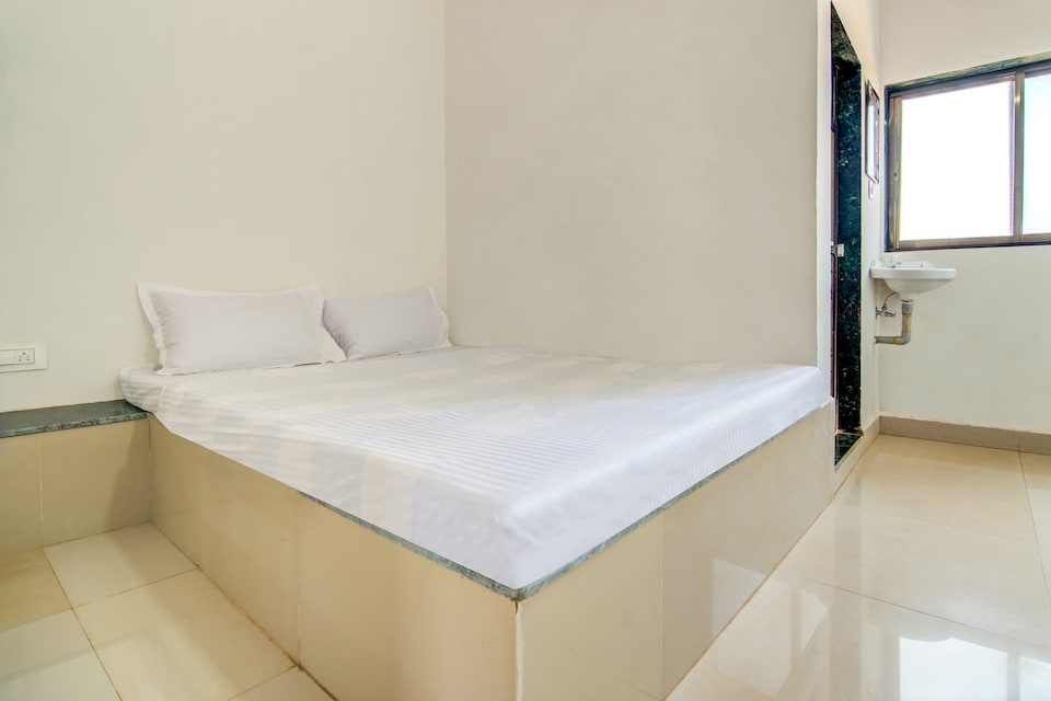 SPOT ON 39567 Aaryavishkar Farms And Resort, Karjat city, Karjat