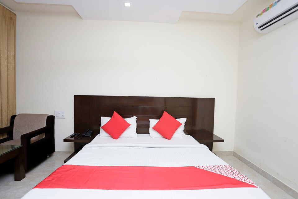 OYO 39595 Hotel Ray Ban, Haridwar Junction, Haridwar