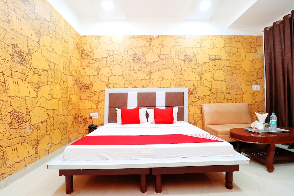OYO 39596 Royal Hotel And Restaurant, Malout, Malout