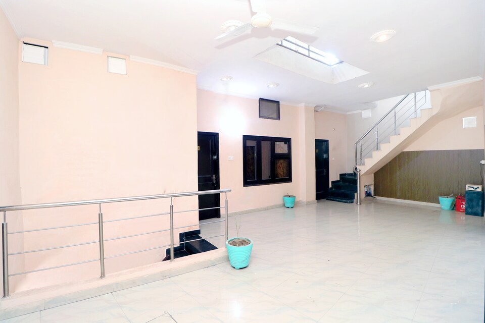 OYO 39626 Rj Royal Guest House, Golden Temple Road Amritsar, Amritsar
