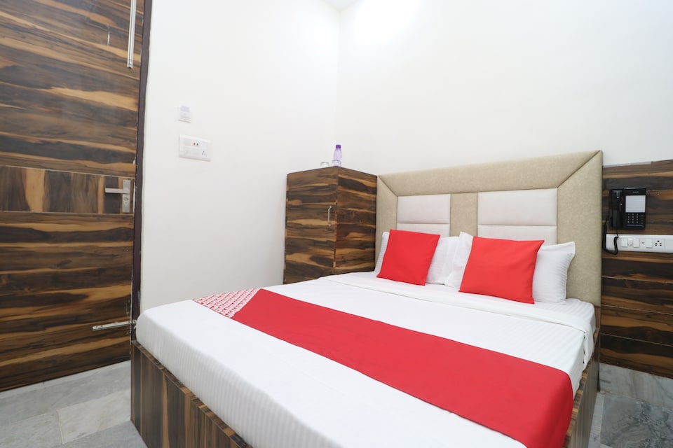 OYO 39638 Hotel Indigo, Golden Temple Road Amritsar, Amritsar