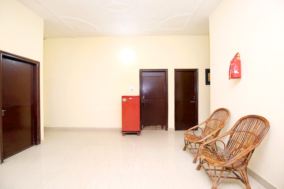 SPOT ON 39686 Naman Guest House, Sirhind, Sirhind