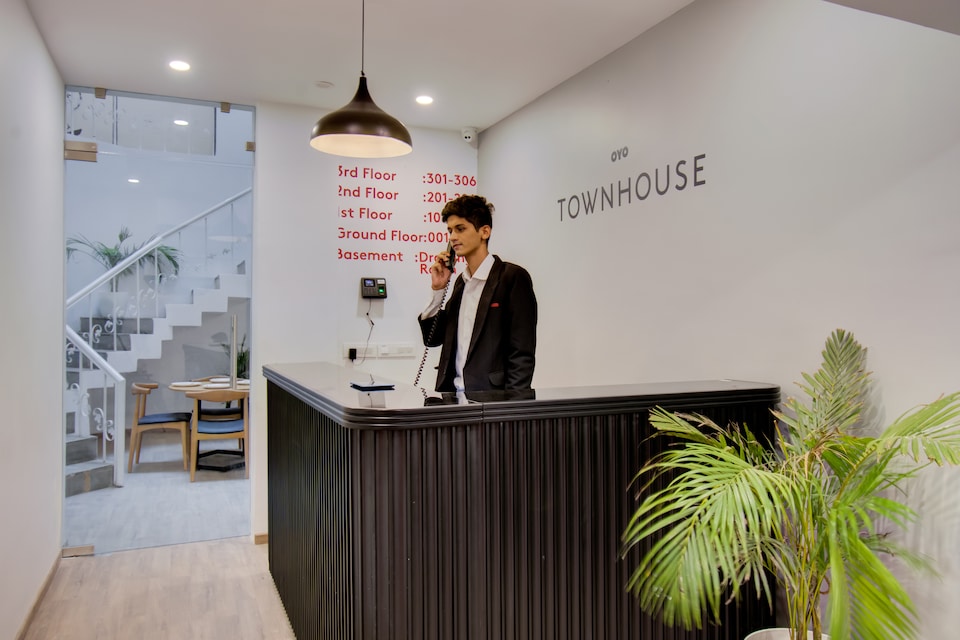 OYO Townhouse 161 Maitreyee, Dharampeth Nagpur, Nagpur