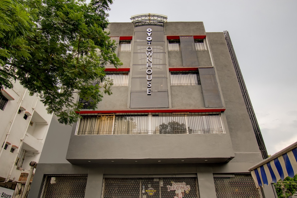 OYO Townhouse 161 Maitreyee, Dharampeth Nagpur, Nagpur